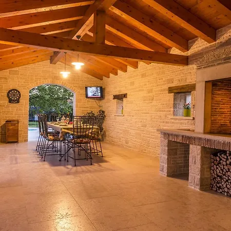 Anita Hrboki Villa